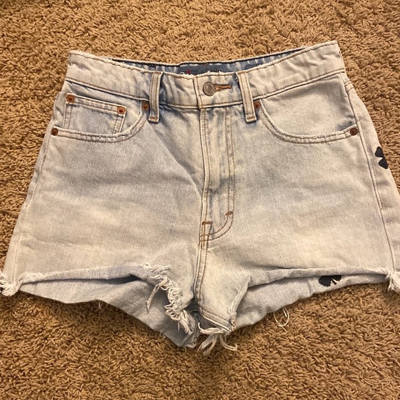 LUCKY BRAND shorts. Size 2. Fun and fabulous 4-leaf clover detail 🤩🍀🤩 - Picture 2 of 6
